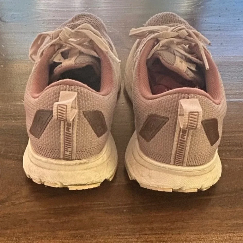 Brooks Revel 4 Women's Running Shoes‎ Knit Sneakers Size 8 Pink Purple Casual